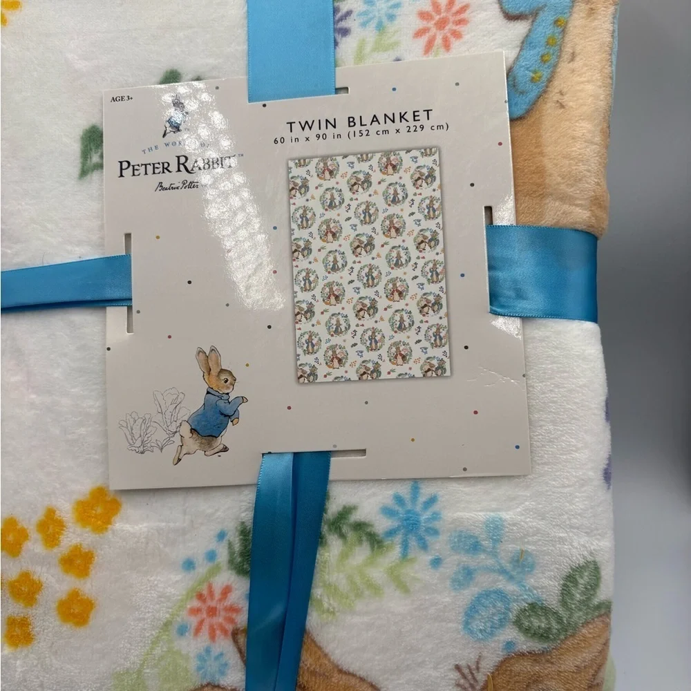 Bedding | The World Of Peter Rabbit Twin Plush Blanket Beatrix Potter ...